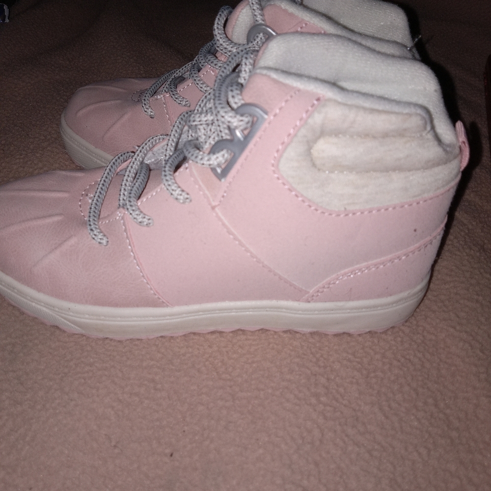 Boots - Picture 3 of 8